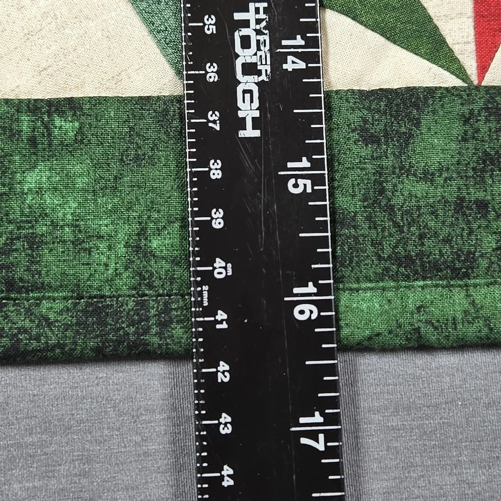 Quilted Christmas Table Runner Red Green Patchwork Star Holiday Decor‎ 16 x 35